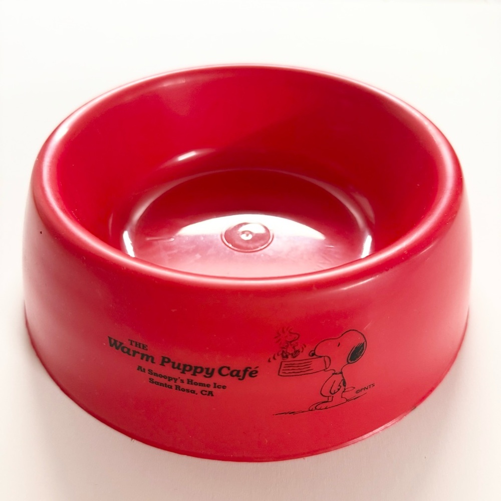 Red Snoopy Plastic Dog Bowl